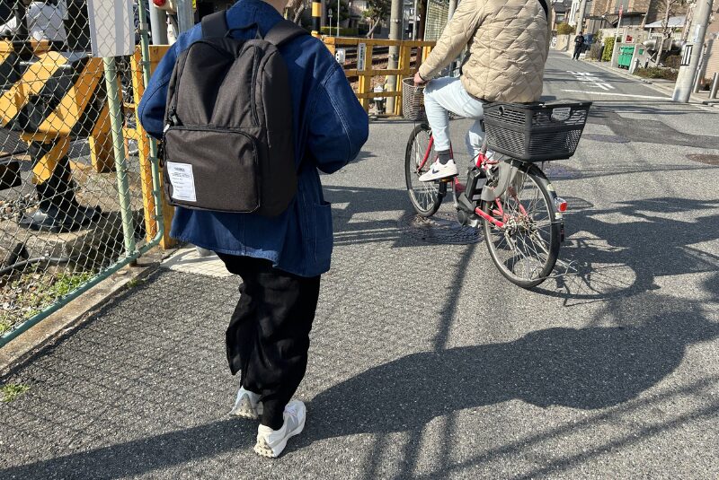 サーモス保冷バッグと踏切